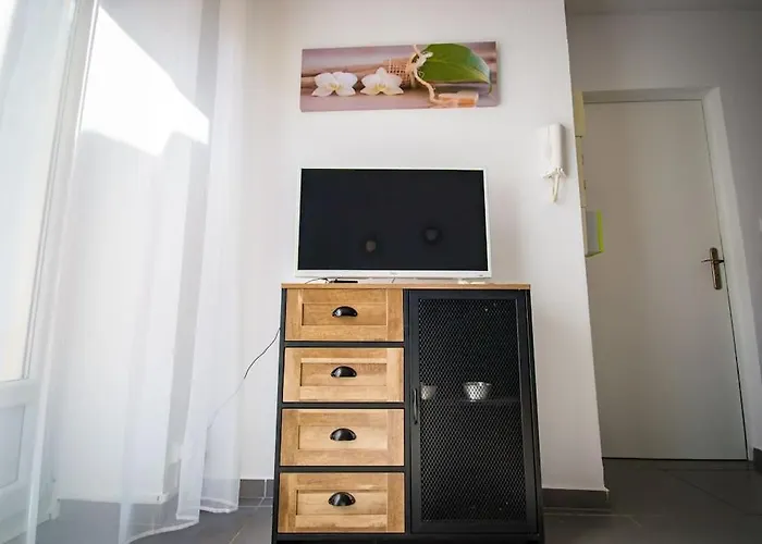 Le Studiozen Yourhosthelper